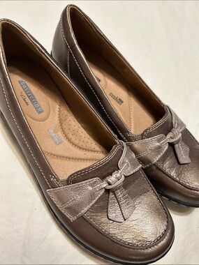 Clarks Women’s Metallic Brown Loafers with Bow Detail
